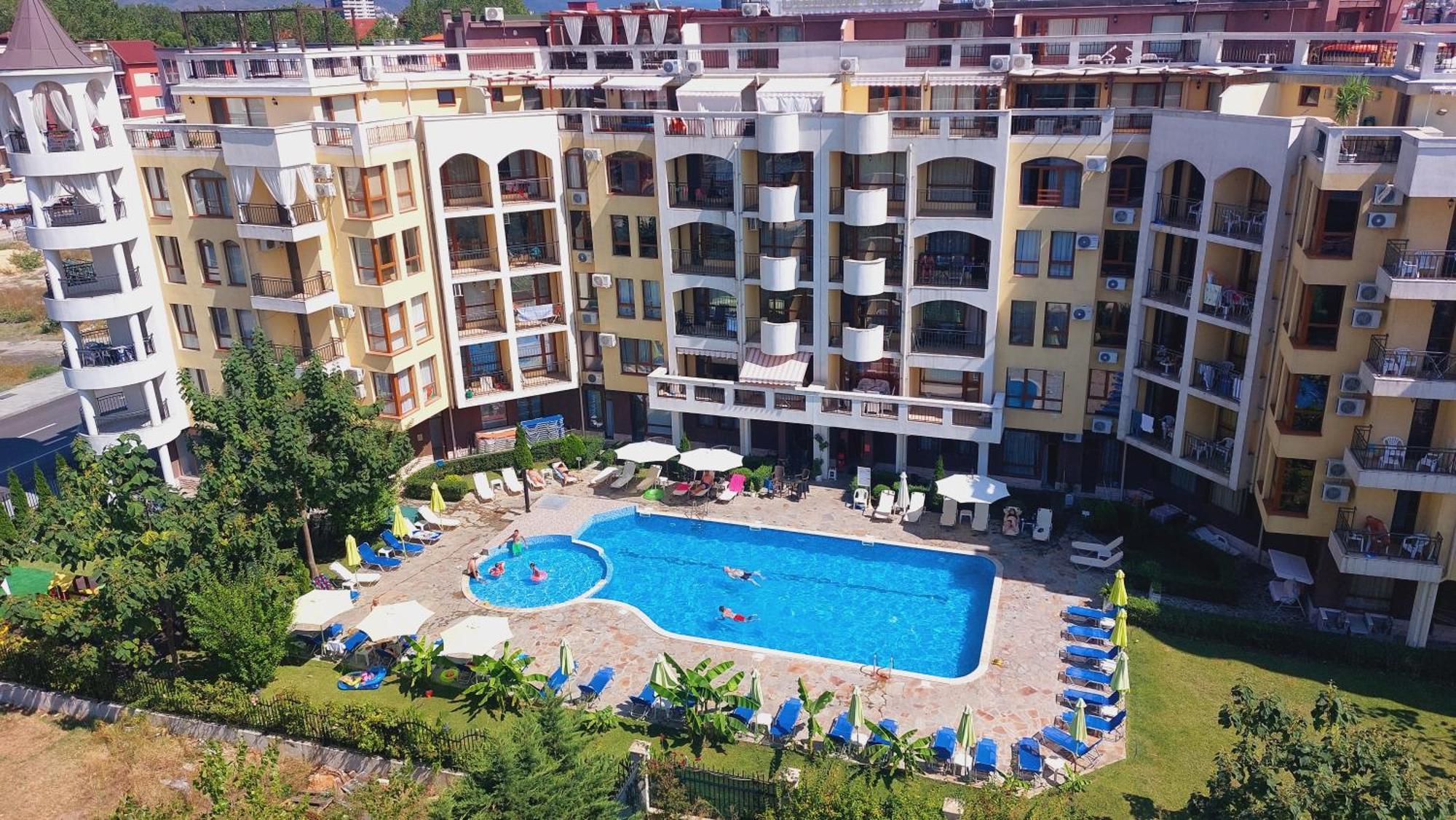 Diamond Palace Apartment *