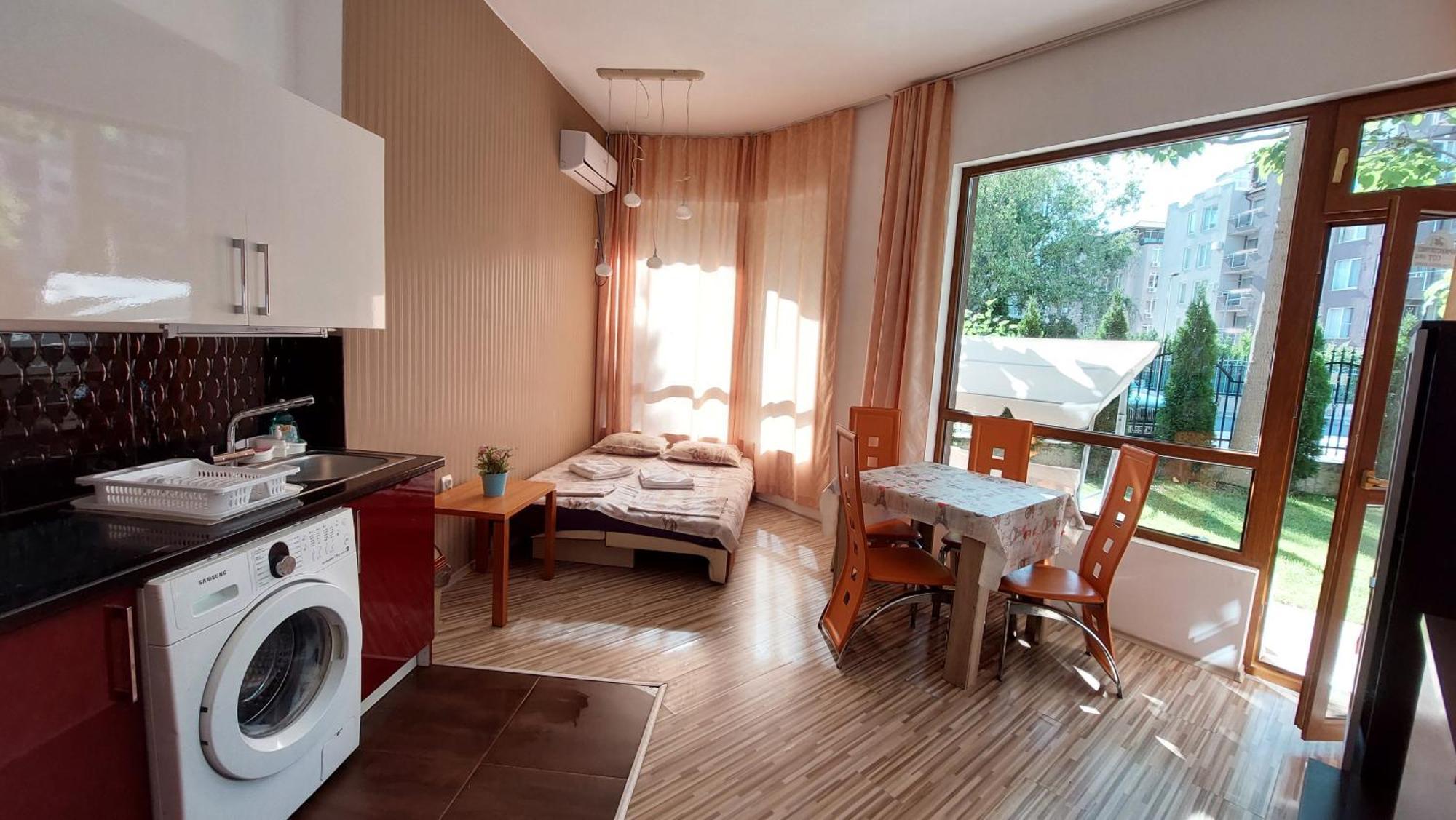 Diamond Palace Apartment *